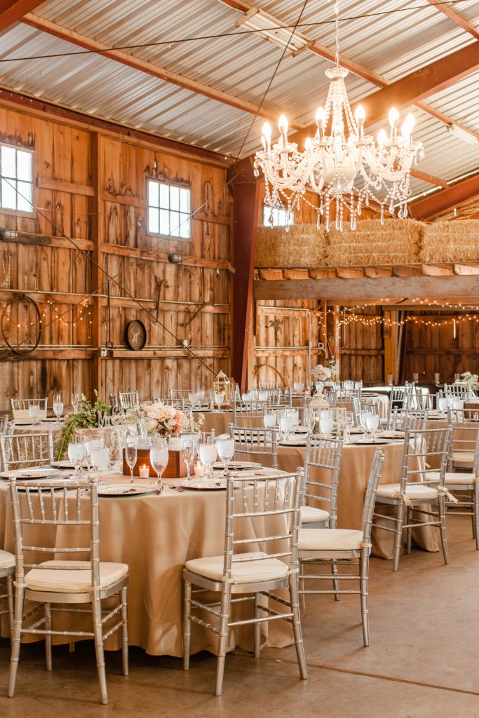 Barn wedding decor